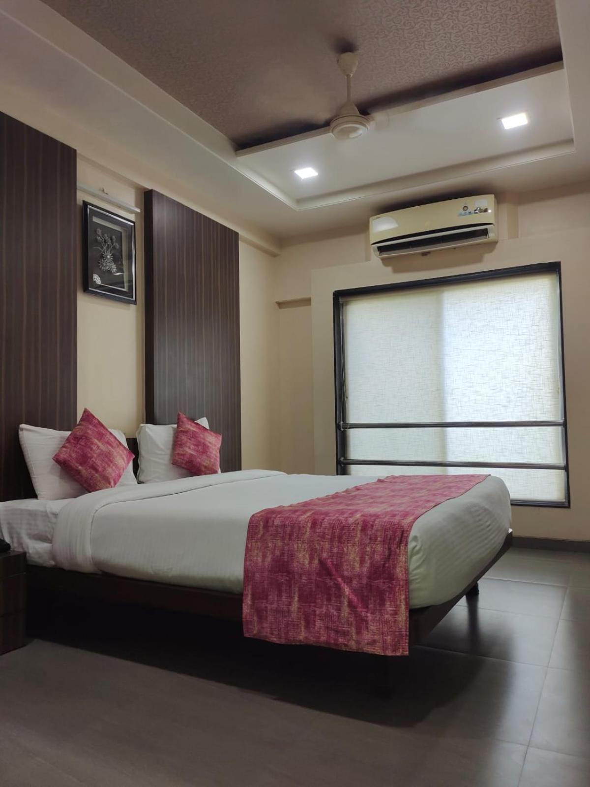 אאורנגבד Hotel Yash Executive מראה חיצוני תמונה